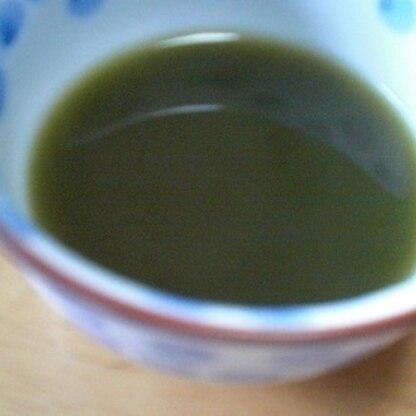 こんばんは・・・・・・
今朝飲んだ青汁緑茶で～す。
毎日美味しく頂いてま～す。
ごちそうさまでした。
(*^_^*)